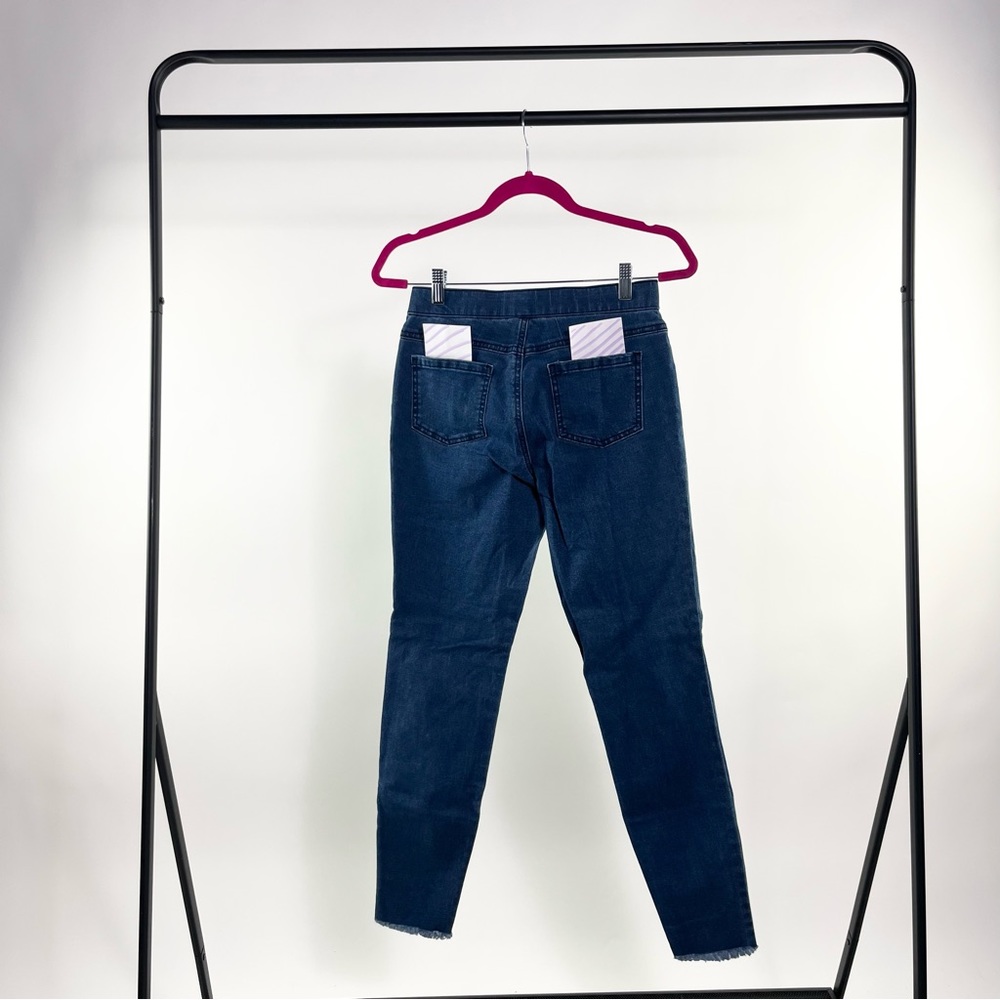 NWT Medium Wash Denim Mid-Rise Frayed Edge Leggings - Hue Studio - Picture 2 of 13